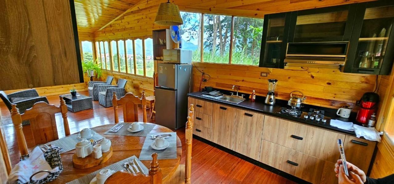 Hassinger Ranch Cabanas Оксапампа Экстерьер фото