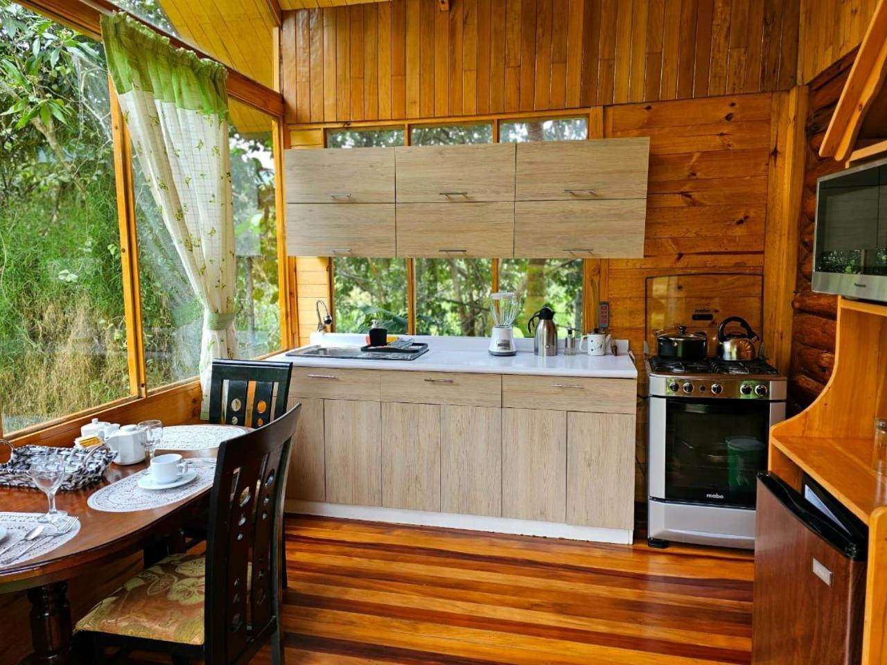 Hassinger Ranch Cabanas Оксапампа Экстерьер фото