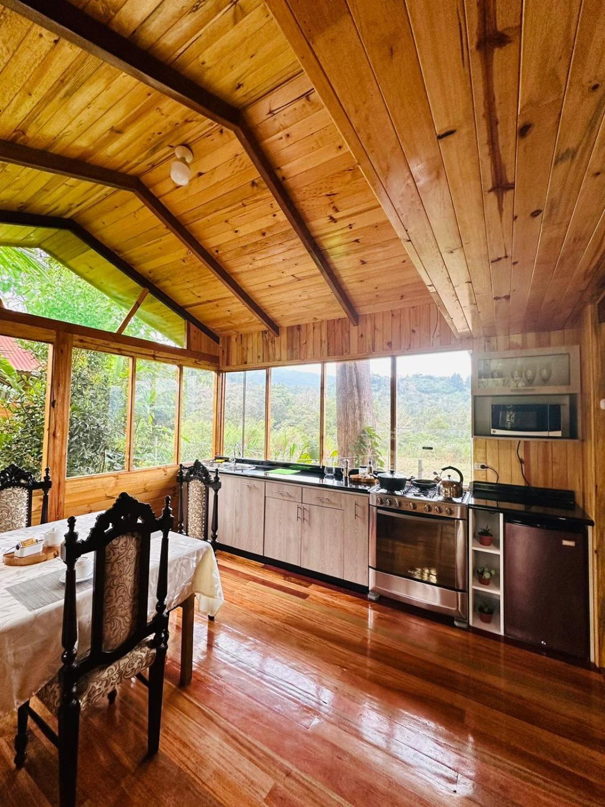 Hassinger Ranch Cabanas Оксапампа Экстерьер фото