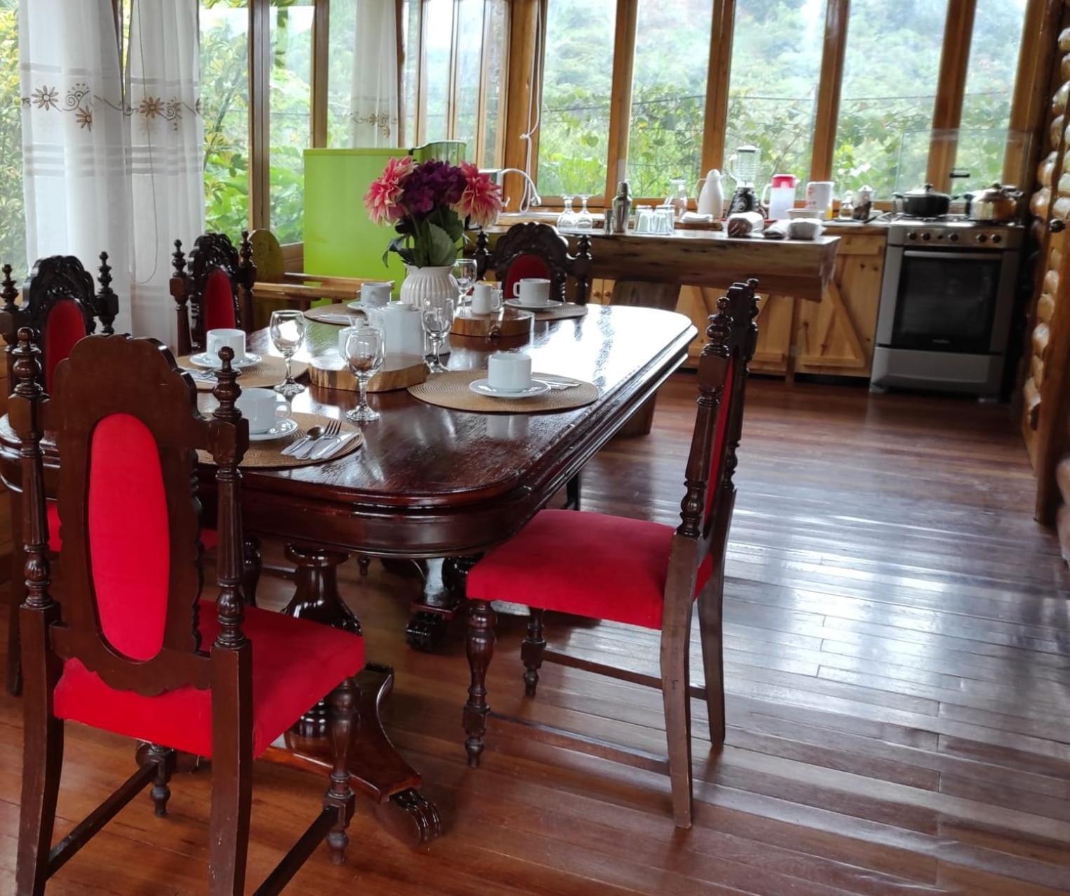 Hassinger Ranch Cabanas Оксапампа Номер фото