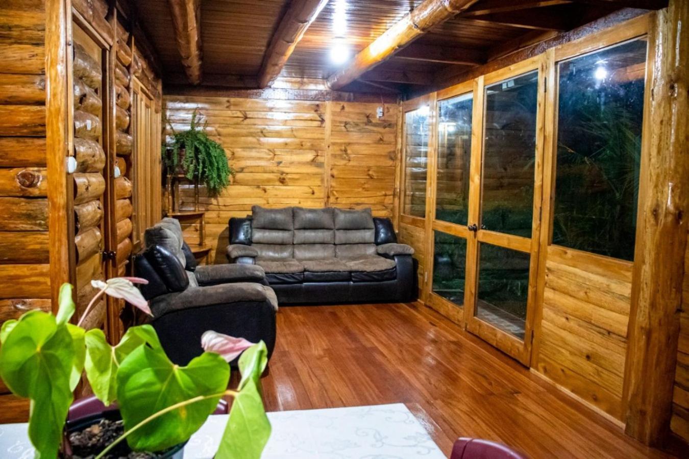 Hassinger Ranch Cabanas Оксапампа Номер фото